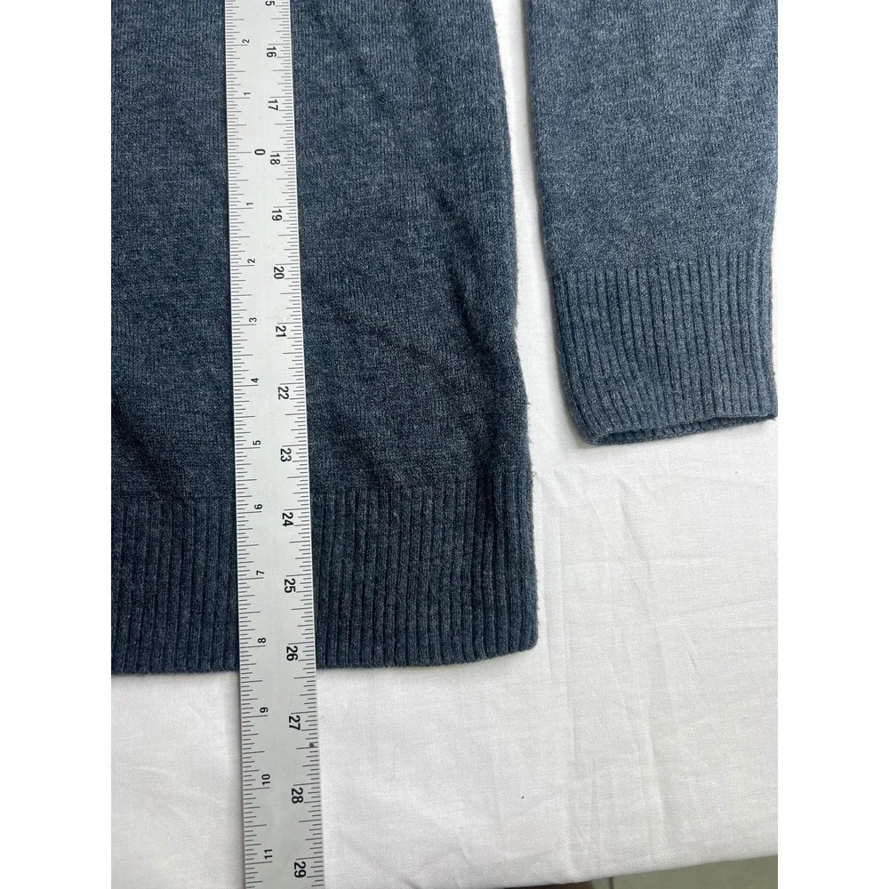 U.S. Polo Assn. Men's Gray V-Neck‎ Sweater, Classic Style, Medium